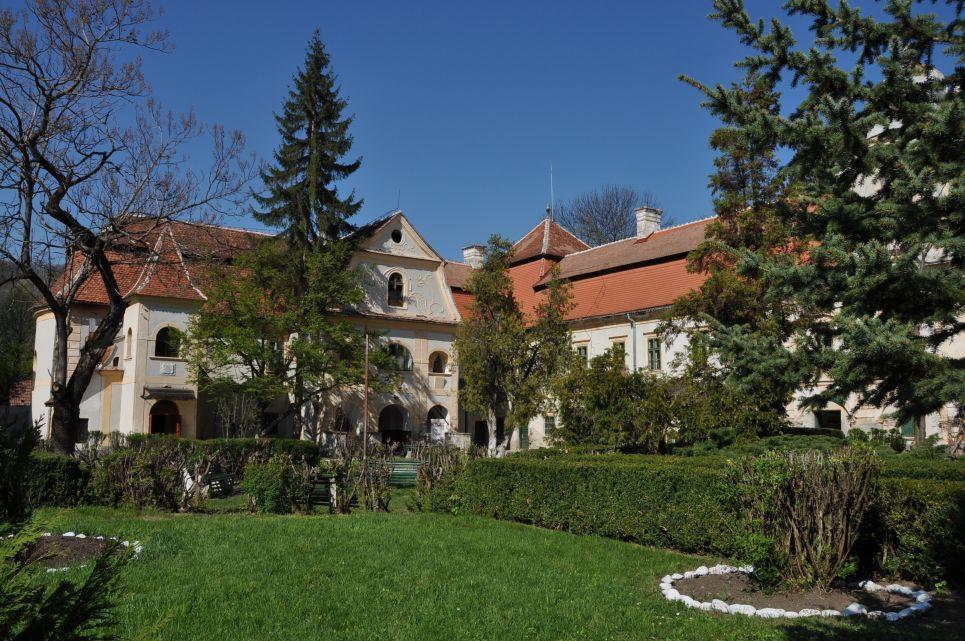 Görgényszentimrei erdőőri iskola. -2-éves volt. L.M.L -Hajdan, közel másfél évszázada, a történelmi Magyarországon egy évtizeden belül négy erdőőri iskola létesült.
