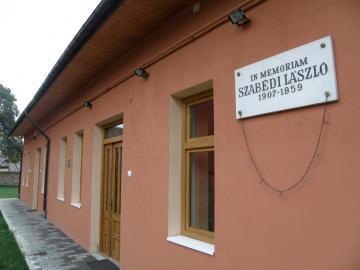 művészeti központ, valamint a kézdivásárhelyi, a csernátoni, a baróti és a zabolai külső múzeumi egység is. Szabéd Szabédi Emlékház Maros m. L.A múzeum honlapján. Szalacsi Tájház Bihar m. L.EMKE - A kiállítás XIX.