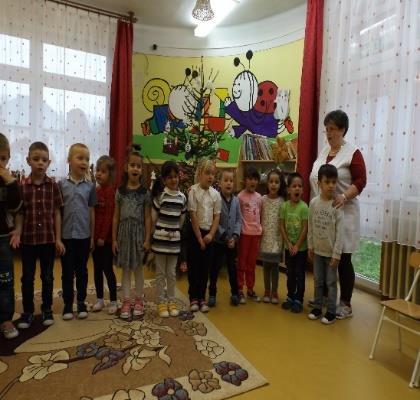annál inkább tükröződött az arcokon.