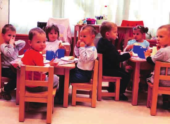 Na, ÕK azok, akik nélkül nem tud mûködni egy ilyen intézmény, ÕK azok, akik munkájukkal és eredményeikkel öregbítik az intézmény hírét. Õk azok, akikre TI, szülõk rábízzátok a legdrágább kincseteket.