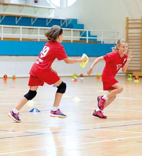 2.2. FUTÁSOK A futás valószínűleg a leggyakrabban használt mozgásformája a testnevelésóráknak, a jövőbeni felhasználását ennek kell talán a legkevésbé ecsetelni az alapvető mozgásformák közül.