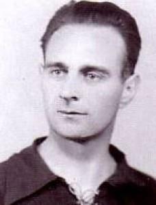 13 TIZESVILLAMOS legendák a legendákról Zsengellér & Zsengellér Új évezredünk új szokása, hogy aki valamilyen oknál fogva ismert a közvélemény számára, azt rangokkal, jelzőkkel feldíszítve emlegeti a