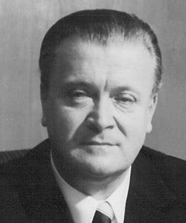 37 A Vezér alkonya Újpesten volt főnök, igazgató, vezérigazgató, elnök, titkár, főtitkár. De Vezér csak egy! Dienes Béla az Izzóban! Rá vártunk.