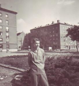 60 elrontottuk, amit el lehetett, mert sokszor mi nem arra gondoltunk, nem azt kezdeményeztük, amire szívünk hölgye gondolt vagy, amit ő várt, így aztán az érzések ha találkoztak is, a tettek gyakran