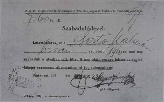 A fülében még ott viharzott a nagy taps, a szeme előtt látta a szélesmosolygású lelkendezést, de nem volt értéke. Nem ezt várta. Azt hitte kidobják maguk közül ezek az emberek.