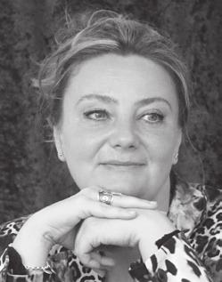 Pénzügyi vonalon dolgozom. Nyelvismeretem: angol haladó és üzleti, Német alap. III. kerület Csiky Zoltán Miklós Erdélyi-örmény-székely gyökerű magyar állampolgár vagyok, Budapesten születtem 1943. 06.