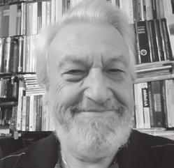 Nyugalmazott geodéta vagyok. Két gyermekem és két unokám van. Anyai dédanyám erdélyi örmény családból származik, danczkai Pattantyús Ábrahám Anna.
