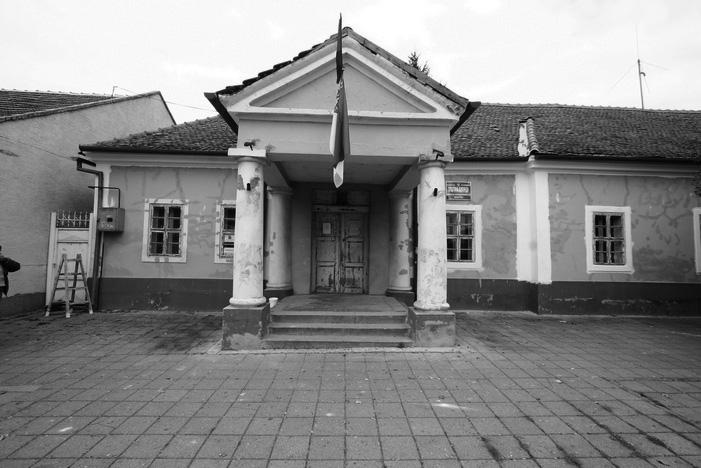 mok, szivattyútelepek, vasútállomások, bakterházak; település közigazgatásának, oktatásának, művelődési életének színhelyei: j) községházak, k) iskolák, l) művelődési otthonok.