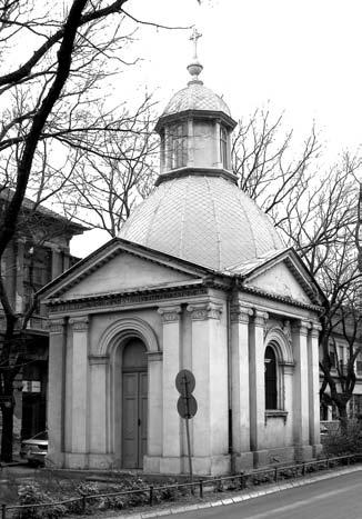 Amikor 1803-ban végérvényesen befejezték a Teréz-templom építését, fölöslegessé vált a kápolna ezért a város határozatot hozott a lebontásáról.