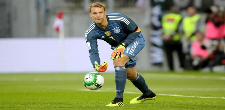 Életkor: 25 éves Cipő márka: Nike klub: Manchester United