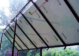 Az üveg/üveg tokozás miatt a vízállósága fokozott és energiatermelésük is jobb mint a szelet alapú napelemeké.