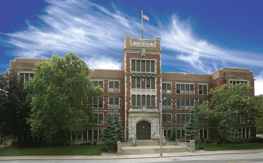 SI R E IV ER I V R S IDE U N S YH T Riverside University High School 2020 21 Graduation Ceremony June 1,
