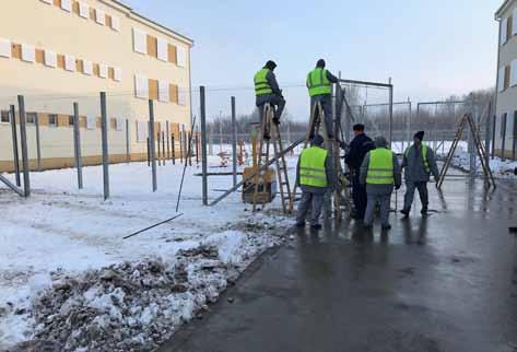Kopcsik Károly A munkaerő kiválasztása kockázatot rejtett magában. A munkaterületet körbefogó kerítés telepítése 1 hónapba tellett, ez alatt az idő alatt nem volt technikai őrzése a területnek.