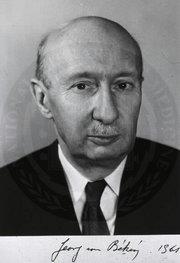 Dr. Békésy György (1899-1972) Fizikus, az akusztikai iskola megalapítója PKÁ-ban 1927