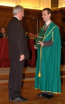 1 Gyökerek és a családi háttér Egyharmad részük olyan családból jött, ahol legalább az egyik szülő pedagógus volt, illetve voltak papgyerekek is.