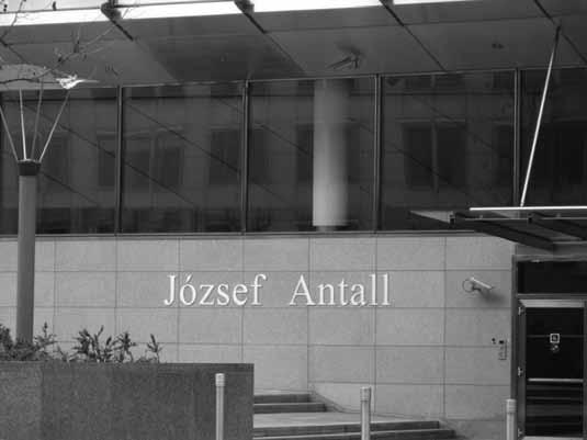 Mindezt profeszszionális promóció egészíti ki, melynek része a teljes arculattervezés is.