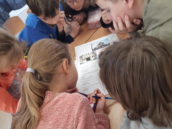 izgalmas totóval és osztályonként más-más projektfeladatok