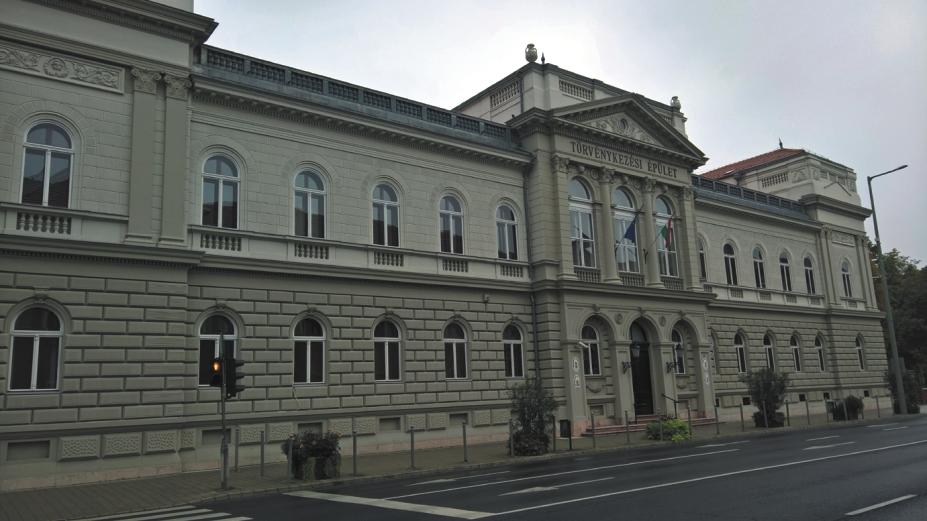 Tárgyi erõforrásaink A Gyõri Törvényszék önálló költségvetési intézményként mûködõ jogi személy.