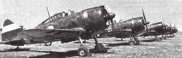 Az akadémikusok másik fele Debrecenben Arado Ar 96 és Focke-Wulf FW 58 Weihe típusú repülőgépeken 100 felszállással, 30 órában. November 12-étől a veszprémi repülőtéren megkezdődött a II.