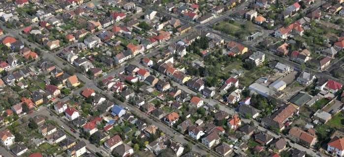 Meghatározóan kertvárosi jellegű terület a Megyer kertváros, az Északi kertváros, Újpest Kertváros, és ezek mellett Székesdűlőn, a Koszterna Gyula utcánál, Káposztásmegyer I.