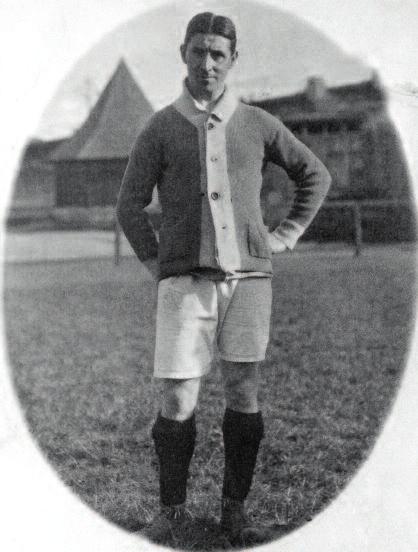 Patakinak három év maradt ki a karrierjéből, de ő legalább visszatért, és tizenhét évvel első aranya, az 1910-es után még az 1927-es bajnokcsapatnak is tagja volt!