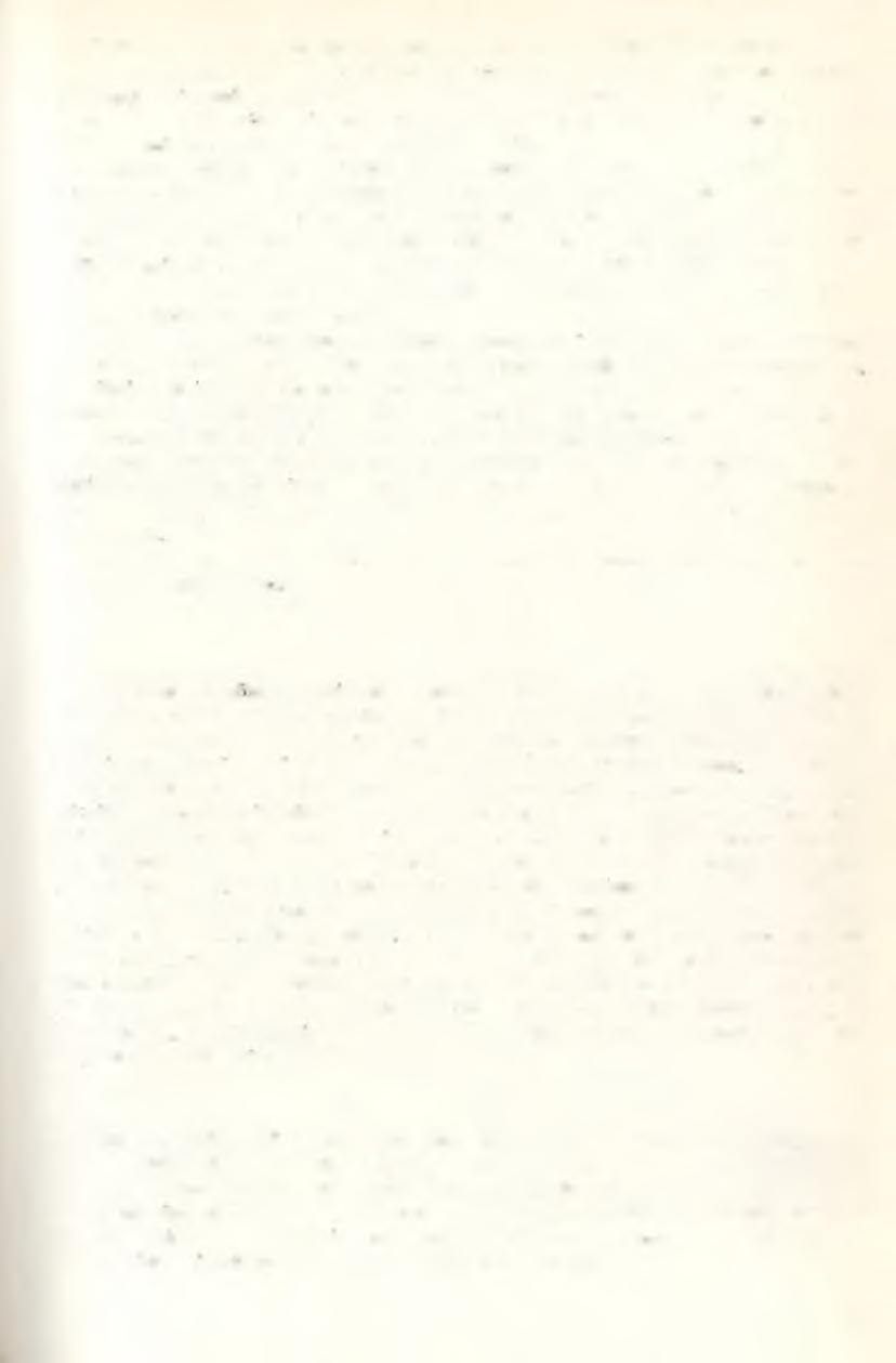 Ezeket az ágyakat csak nagyon ritk á n bontották meg. Az 1930-as években a betak art tornyos ágy fejrészére m ár hím zett díszpárnát is tettek.