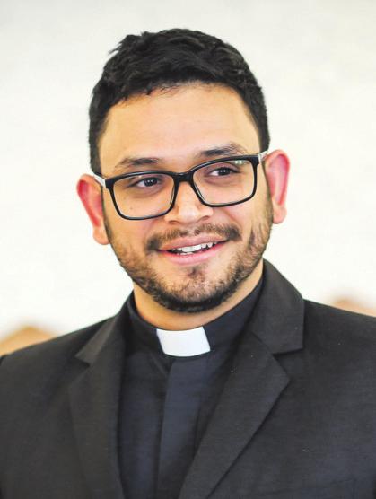Kiskorunk óta jártunk templomba, és otthon is imádkoztunk. Amikor anynyira kicsik voltunk, hogy még nem tudtunk szavakkal imádkozni, a szüleink énekeltek, mi pedig velük dúdolgattunk meséli.