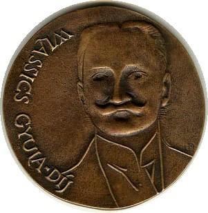 106 A honismereti élet kibontakozása Csongrád megyében Augusztus 20-án, Budapesten a Szépművészeti Múzeumban egyesületünk titkára, Bogdán Lajos Wlassich Gyula-díjat (képünkön) vett át kiemelkedő