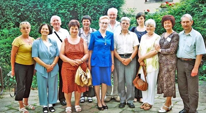 (Hódmezőv{s{rhely). Egyesületünk történetét és két évtizedes tevékenységének helyszíneit és formáit a Pál Lászlóné Szabó Zsuzsanna által összeállított kiállítási anyag mutatta be. Az akadémián dr.