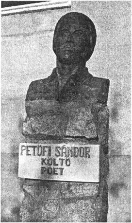 Zatykó István polgármester el ször a 91 éves, révi születés, jelenleg a magyarországi Zalakaroson él T zsér Erzsébetet kérte fel szólás ra.