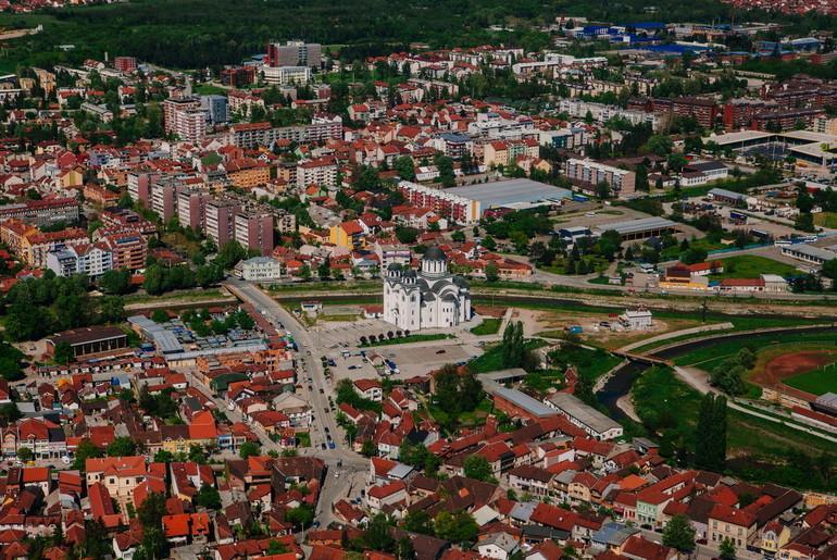 lakosságával a