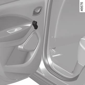 ABLAKEMELŐK (2/2) Impulzusos üzemmód (gépkocsitól függően) Ez az üzemmód az elektromos ablakemelő korábban ismertetett funkcióihoz kapcsolódik.