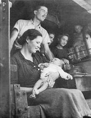 Trianoni vagonlakók 36 Délvidéki magyar család nyomorog egy vagonban Az 1920.