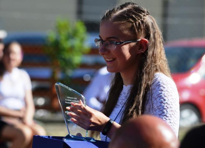 Jutalmazott nyolcadikosaink Jó tanuló-jó sportoló: Szabó Hajnal Csillag 8.