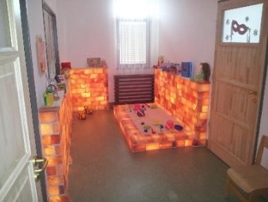 A szülő elfoglaltsága idejére, néhány órára kérheti gyermeke felügyeletét.