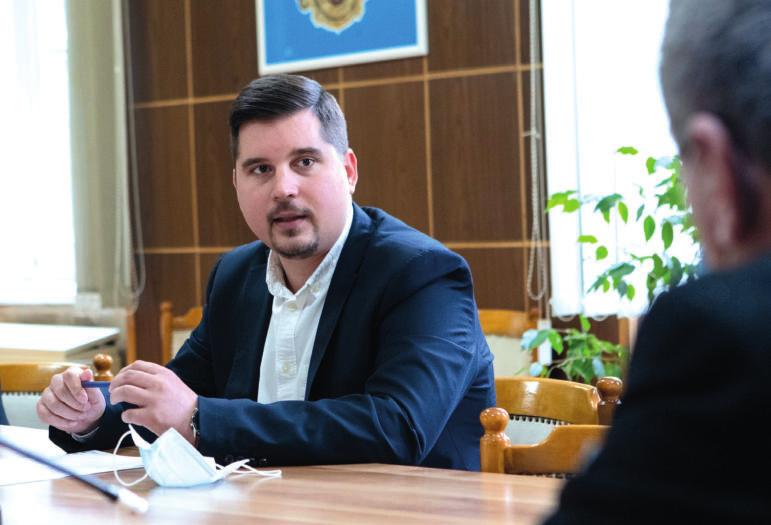 8 VÁROSI HETILAP HAJDÚBÖSZÖRMÉNY Új alapokon a helyi kosárlabda A Hajdúböszörményi Torna Egylet az őszi szezon elején átszervezte a kosárlabda szakosztály tevékenységét.