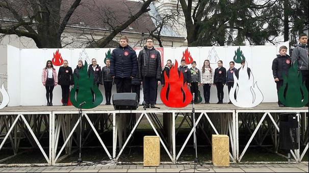 Ballagó osztályaink A 8. c osztály Megint eltelt négy esztendő. Úgy érzem, mintha nem is olyan régen búcsúzott volna el a harmadik osztályom, és tessék!