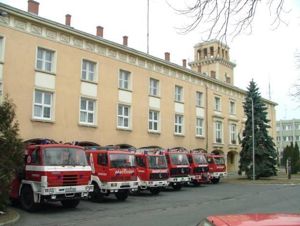 A külső nyílászárók cseréje 2005-ben zajlott, ezzel az épület hőtechnikája is javult, viszont a kovácsoltvas ablakrácsok a helyükön maradtak.