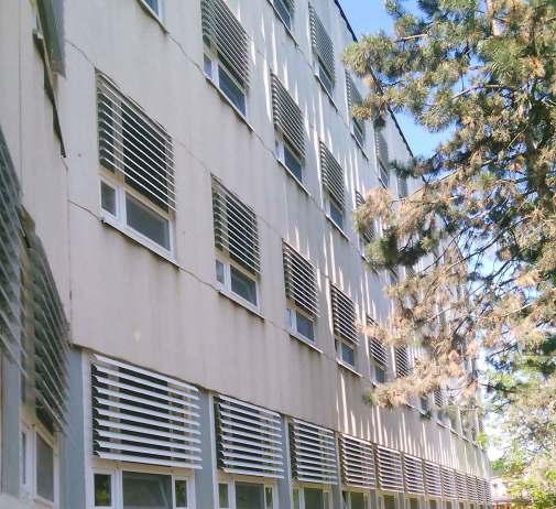113 C 113,5x20 végigfutó, klipszes rögzítésű, préselt alumínium profilokból álló lamellázat, 83 kiosztással. 2 A fal önsúlya 83 kiosztással 12 kg/m.