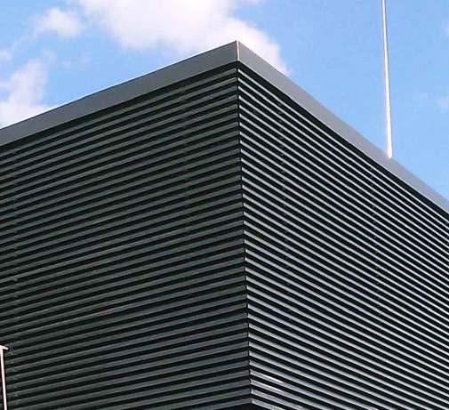 60 Z A 30x60 befoglaló méretű, keretbe szerelt, préselt alumínium profilokból álló lamellázat, 50-70 lamellakiosztással.