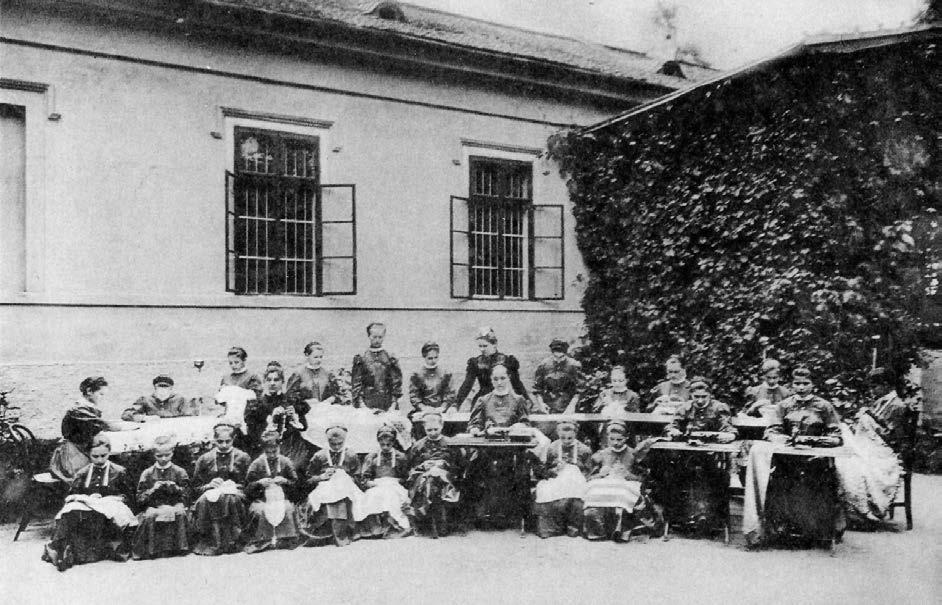 tette a nevelőintézet lakóinak mindennapjait. Így a Rákospalotai javítóintézet kénytelen volt elhagyni első otthonát.