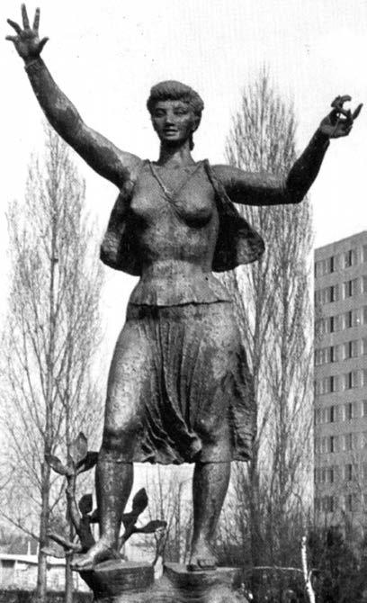 Az eredeti Május-szobor Rákospalotán Szovjet repülősök hősi emlékműve 1945 Budapest V., Vigadó tér 5 Rezi Károly domborműves emléktábla, márvány, 1946, Budapest IV.