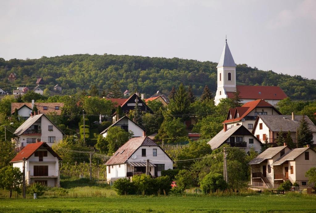 ÉLMÉNYEK, TÚRÁK Pihenés, kikapcsolódás, Balaton-felvidék.