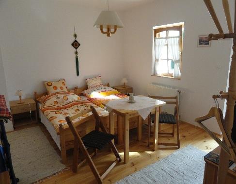 BALATON-FELVIDÉK szezonális ajánló Zeg-zugos völgyek, szelíd dombok, meredek hegyoldalak, az apró falvak rejtett kincsei. Ízek, illatok, színek. Ez mind csak Rád vár!