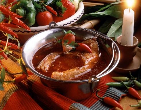 BALATON-FELVIDÉK szezonális ajánló Zeg-zugos völgyek, szelíd dombok, meredek hegyoldalak, az apró falvakrejtett kincsei. Ízek, illatok, színek. Ez mind csak Rád vár!