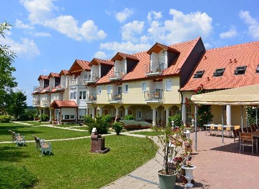 BALATON-FELVIDÉK szezonális ajánló Zeg-zugos völgyek, szelíd dombok, meredek hegyoldalak, az apró falvak rejtett kincsei. Ízek, illatok, színek. Ez mind csak Rád vár!