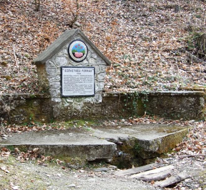 Szövetség-forrás A vízkémiai vizsgálatok alapján a forrás vize jó minőségű. Turisták által gyakran látogatott forrás.