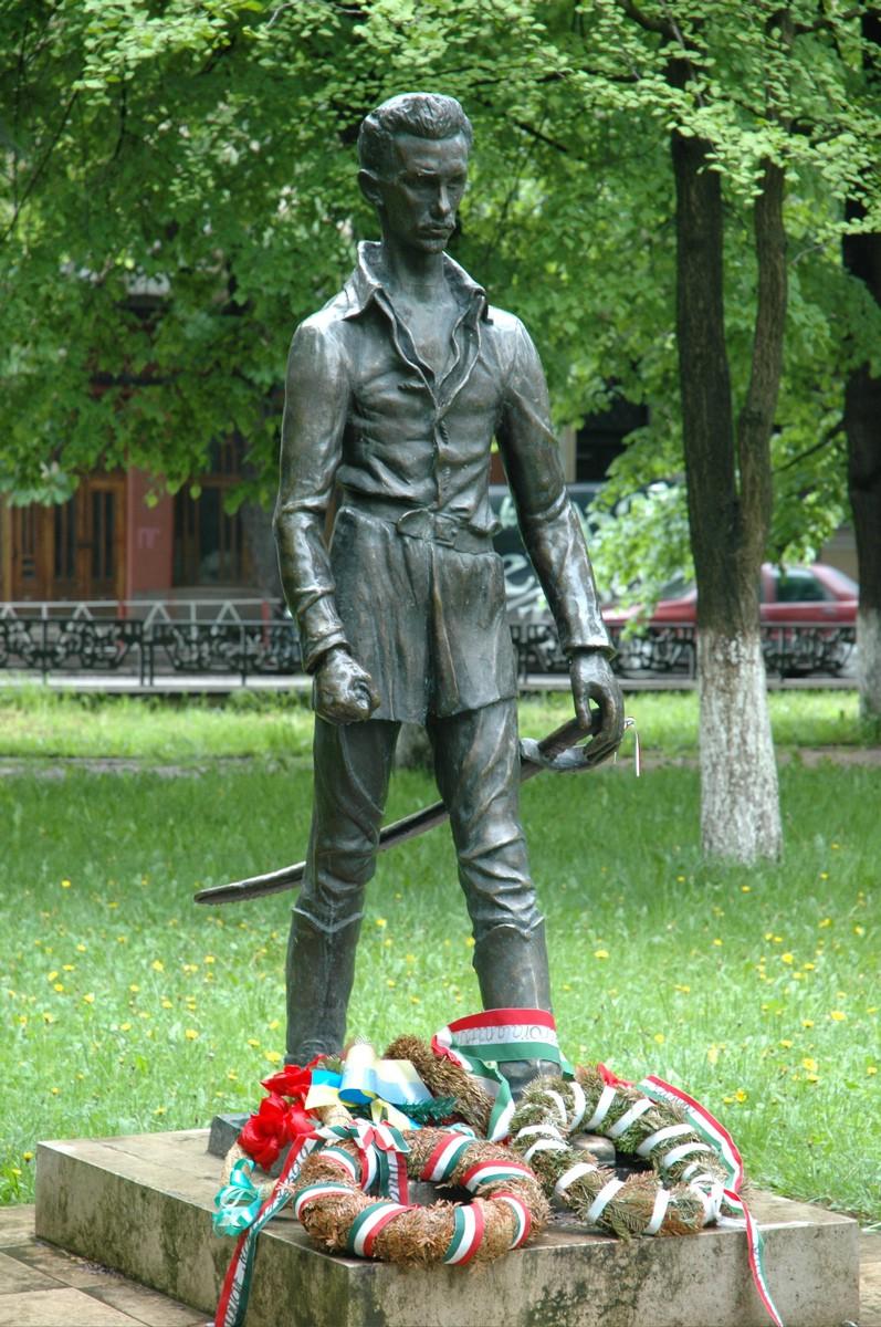 Ferenczy Béni Petőfi szobra Ungváron.