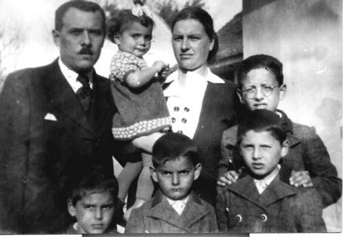 III. Szőnyegbombáztak: örök rettenet Második hazám születése Erdély jórészének visszakanyarítása okán történt. Apu amúgy is állami iskolába kérette magát, gyorsan áthelyezték Nagyváradra.