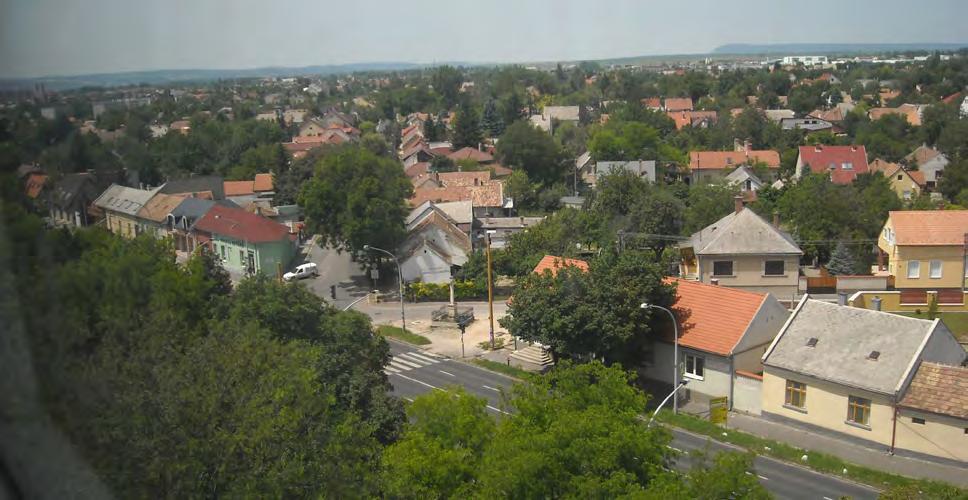 III. 5/5. VEZÉR- ÉS ÍRÓ UTCÁK védett örökségi értékei 8 Ez a terület két középkori főút (Lovasberény-Esztergom és Buda-Kiev) által határolt városrész, ami a 20.